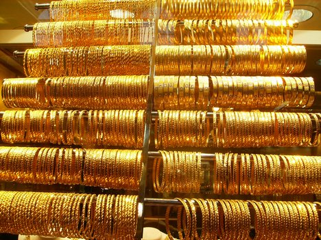 Fabricante de joyería la India comprará minas de oro